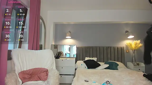 Awesome Jolie online show from 10-23-25, 06:23