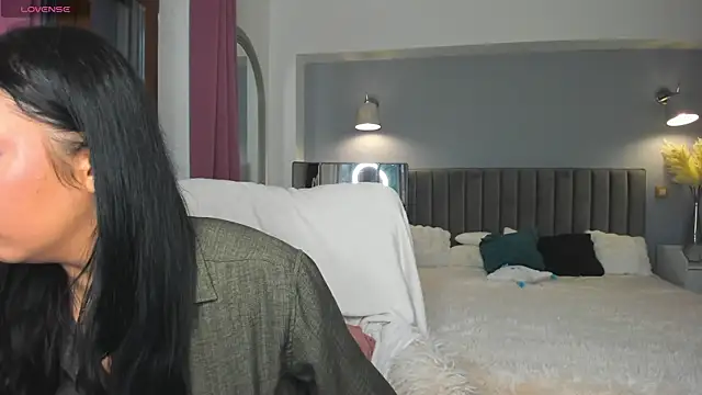 Awesome Jolie online show from 11-11-25, 06:08