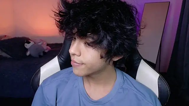 Alan26  online show from 04-12-26, 05:22