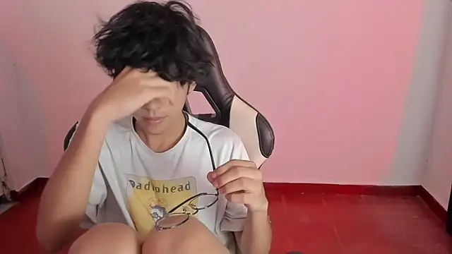 Alan26  online show from 01-22-25, 01:31