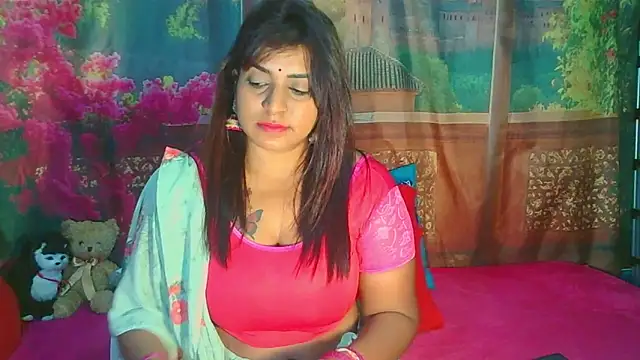 Snapshot of RoyalIndianCreamPuff chatting on 05-30-26, 06:46 RoyalIndianCreamPuff online show from 05-30-26, 06:46