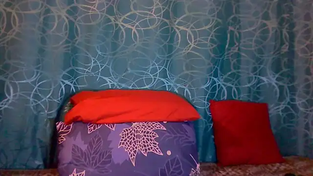 RoyalIndianCreamPuff online show from 11-21-25, 07:13