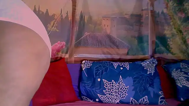 RoyalIndianCreamPuff online show from 11-13-25, 06:34