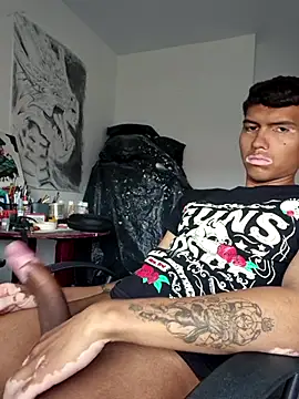 Snapshot of xrobXstax chatting on 10-12-25, 07:26 xrobXstax online show from 10-12-25, 07:26