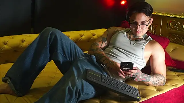 dantecoppolaa  online show from 03-26-26, 11:35