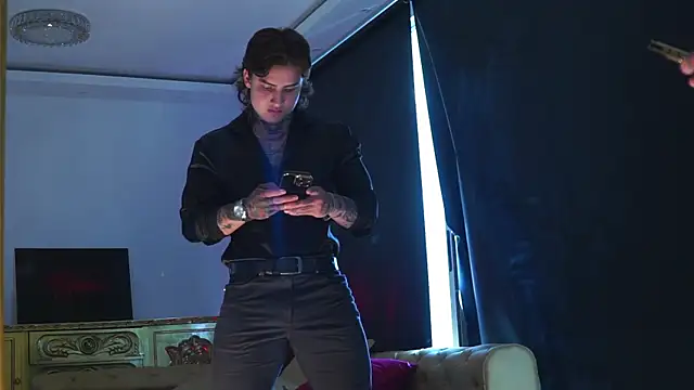 dantecoppolaa  online show from 10-13-25, 08:10