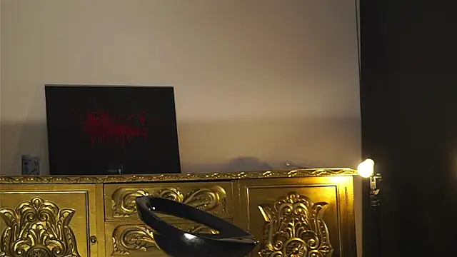 dantecoppolaa  online show from 10-02-25, 12:14