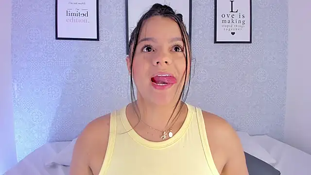 Natasha harper online show from 10-22-25, 11:42