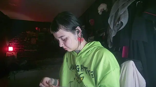 MoorderxDoll online show from 12-31-24, 06:02