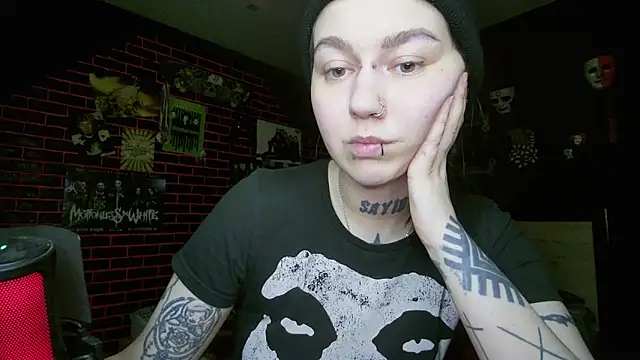 MoorderxDoll online show from 04-12-26, 09:51