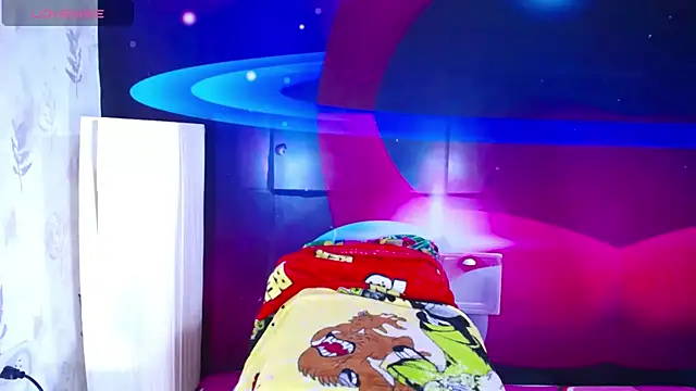 Cristalxxts online show from 10-18-25, 09:17