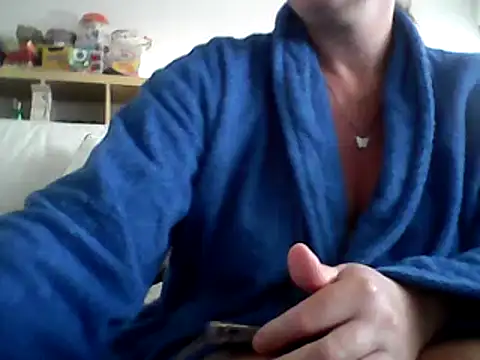 Snapshot of DragoneSFR chatting on 03-06-25, 04:38 DragoneSFR online show from 03-06-25, 04:38
