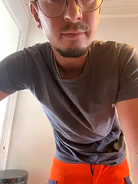 Sunsyyyy online show from 10-20-25, 11:11