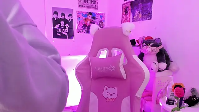 Sachi Meow online show from 11-30-25, 04:52