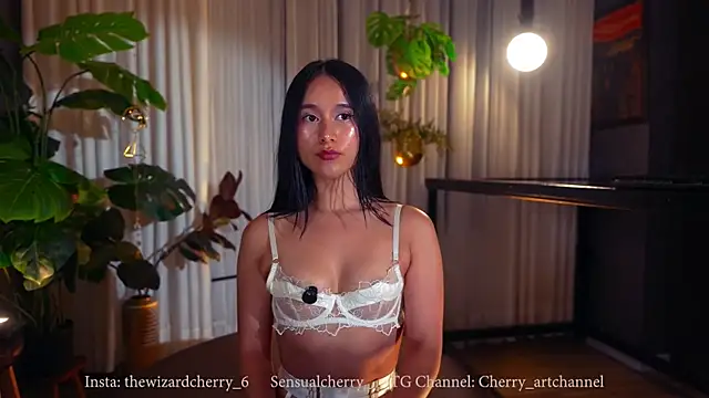 Snapshot of Miss_beee chatting on 01-11-26, 11:33 Miss beee online show from 01-11-26, 11:33