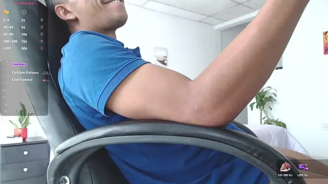 Aaronblack1  online show from 04-12-26, 02:53