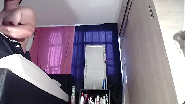 Snapshot of Tommhot chatting on 09-10-25, 08:19 Tommhot online show from 09-10-25, 08:19