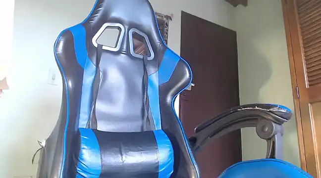 Snapshot of Tommhot chatting on 12-02-24, 09:34 Tommhot online show from 12-02-24, 09:34