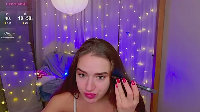 Snapshot of LovelyJessie chatting on 12-29-24, 06:05 LovelyJessie online show from 12-29-24, 06:05