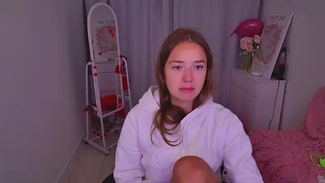 LovelyJessie online show from 02-18-26, 01:40