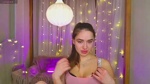 Snapshot of LovelyJessie chatting on 01-06-25, 01:52 LovelyJessie online show from 01-06-25, 01:52