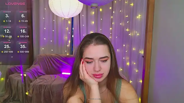 Snapshot of LovelyJessie chatting on 01-09-25, 01:35 LovelyJessie online show from 01-09-25, 01:35