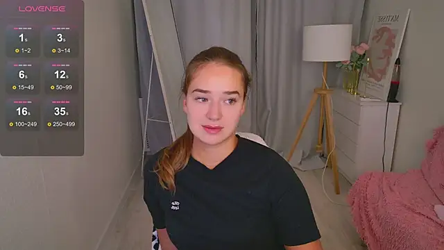 LovelyJessie online show from 04-15-26, 01:59