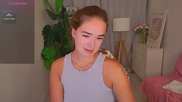 Snapshot of LovelyJessie chatting on 06-07-26, 02:22 LovelyJessie online show from 06-07-26, 02:22