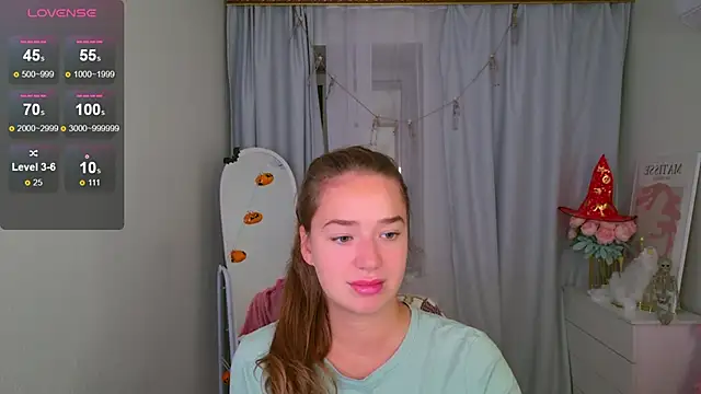 LovelyJessie online show from 10-25-25, 01:45