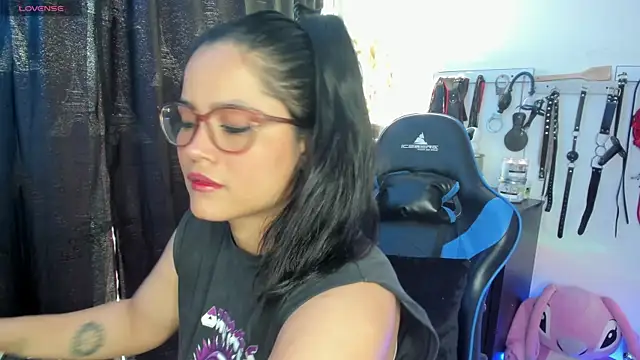 Snapshot of scarlet-kennedy98 chatting on 01-24-25, 10:30 scarlet-kennedy98 online show from 01-24-25, 10:30