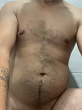 Snapshot of vanho29 chatting on 10-08-25, 01:07 vanho29 online show from 10-08-25, 01:07