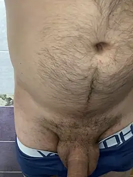 Snapshot of vanho29 chatting on 10-15-25, 02:21 vanho29 online show from 10-15-25, 02:21