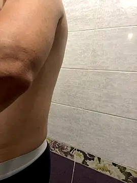 Snapshot of vanho29 chatting on 10-29-25, 12:53 vanho29 online show from 10-29-25, 12:53