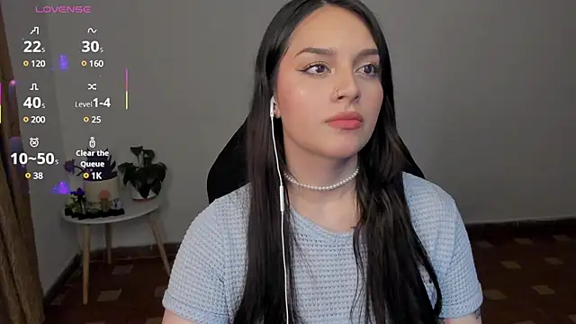 Snapshot of anaveleeez chatting on 02-08-25, 05:40 anaveleeez online show from 02-08-25, 05:40