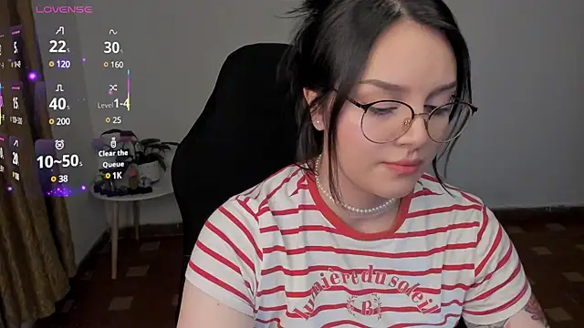 Snapshot of anaveleeez chatting on 02-13-25, 04:54 anaveleeez online show from 02-13-25, 04:54