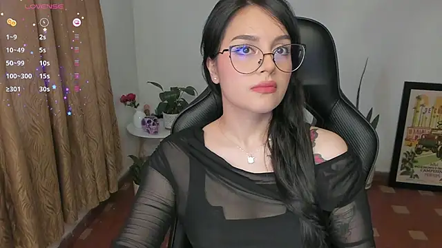 Snapshot of anaveleeez chatting on 10-09-25, 09:37 anaveleeez online show from 10-09-25, 09:37