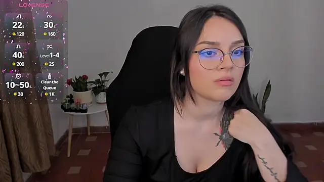 Snapshot of anaveleeez chatting on 12-24-24, 07:06 anaveleeez online show from 12-24-24, 07:06