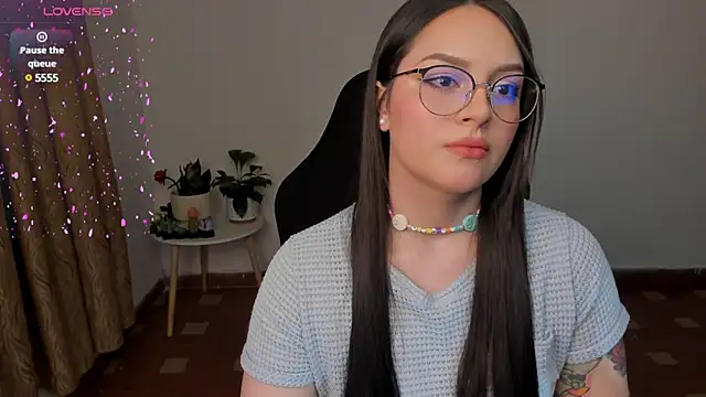 Snapshot of anaveleeez chatting on 01-10-25, 05:26 anaveleeez online show from 01-10-25, 05:26