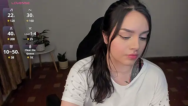 Snapshot of anaveleeez chatting on 03-20-25, 12:51 anaveleeez online show from 03-20-25, 12:51