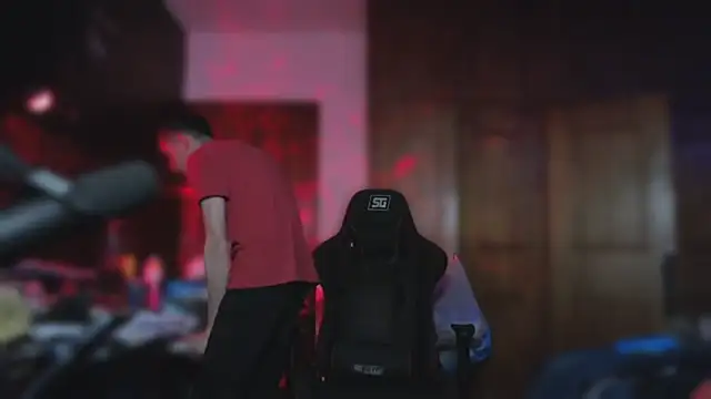 XxEnderxX online show from 02-14-26, 05:29