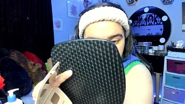 Luise Meyrink online show from 10-29-25, 03:27