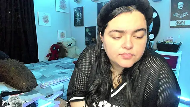 Snapshot of Luise_Meyrink chatting on 10-02-25, 03:10 Luise Meyrink online show from 10-02-25, 03:10
