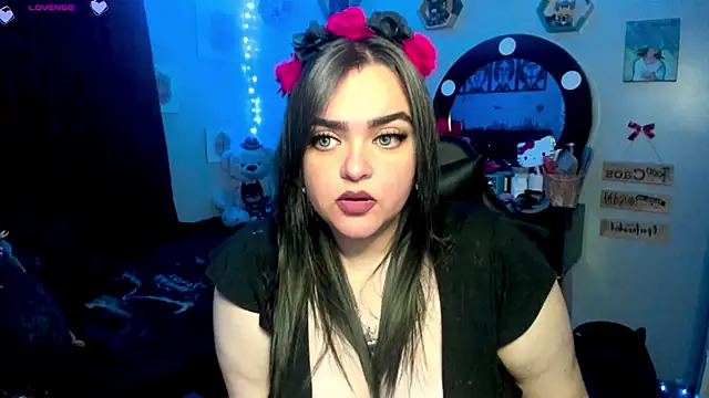 Snapshot of Luise_Meyrink chatting on 03-13-25, 07:09 Luise Meyrink online show from 03-13-25, 07:09