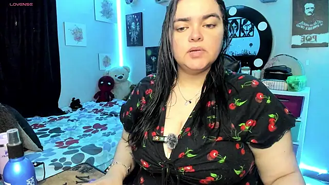 Snapshot of Luise_Meyrink chatting on 09-18-25, 02:14 Luise Meyrink online show from 09-18-25, 02:14