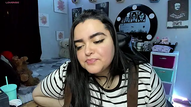 Snapshot of Luise_Meyrink chatting on 09-28-25, 03:46 Luise Meyrink online show from 09-28-25, 03:46