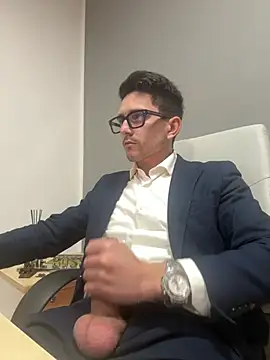 Snapshot of masterboss_ chatting on 01-17-26, 01:26 masterboss online show from 01-17-26, 01:26