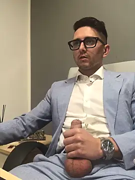 Snapshot of masterboss_ chatting on 04-16-26, 11:55 masterboss online show from 04-16-26, 11:55