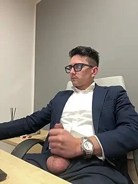 Snapshot of masterboss_ chatting on 03-19-26, 01:11 masterboss online show from 03-19-26, 01:11