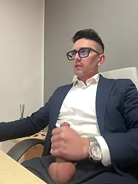 Snapshot of masterboss_ chatting on 02-25-26, 01:33 masterboss online show from 02-25-26, 01:33