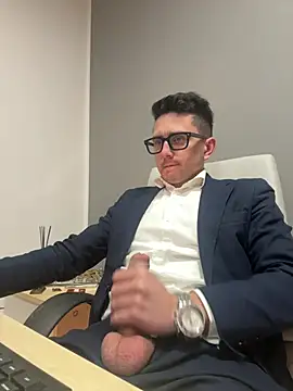Snapshot of masterboss_ chatting on 03-18-26, 01:02 masterboss online show from 03-18-26, 01:02